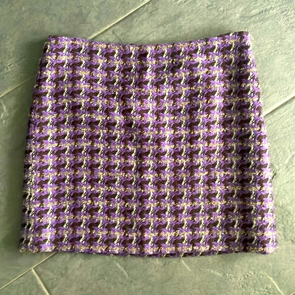 Mini knit skirt.